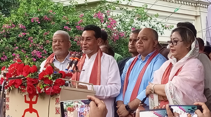 ধামরাইয়ে রথযাত্রা অনুষ্ঠানে বক্তব্য রাখেন জাতীয় সংসদের চিপ হুইপ এমপি নুরুল ইসলাম মনি