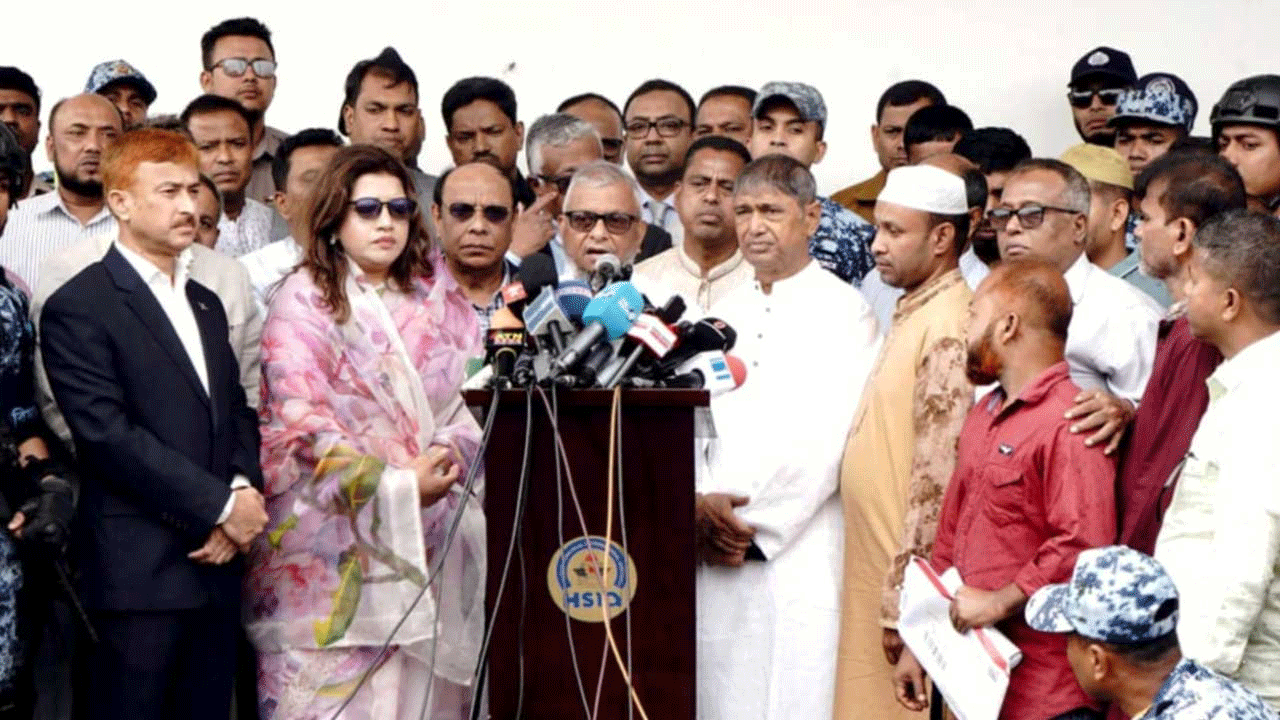 কথা বলছেন পররাষ্ট্র প্রতিমন্ত্রী ও প্রবাসী কল্যাণ মন্ত্রী